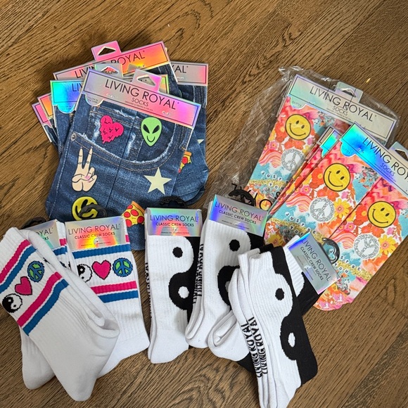 Living Royal Accessories - Wholesale Living Royal Fun Graphic Socks bundle 21 pairs
